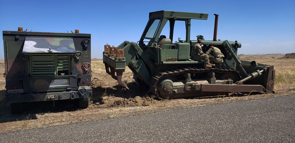 Oregon Engineers build combat roads at Camp Umatilla