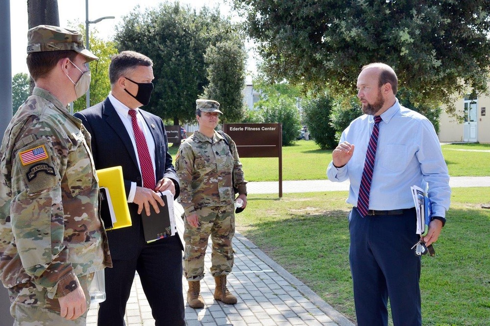 IMCOM-Europe Director Tommy Mize visit
