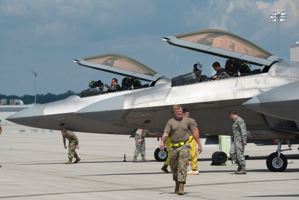 F-22 Raptors land at WPAFB
