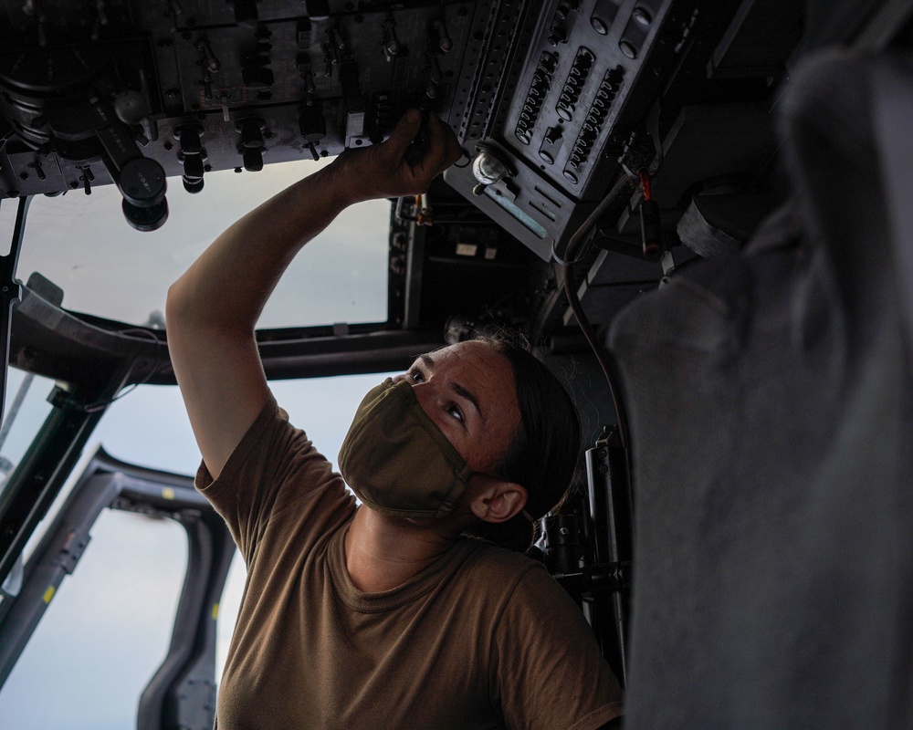 USS Halsey Conducts Helicopter Operations