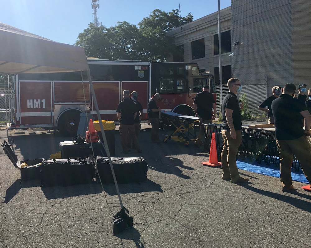 Michigan’s Civil Support Team; local fire department conduct HAZMAT training