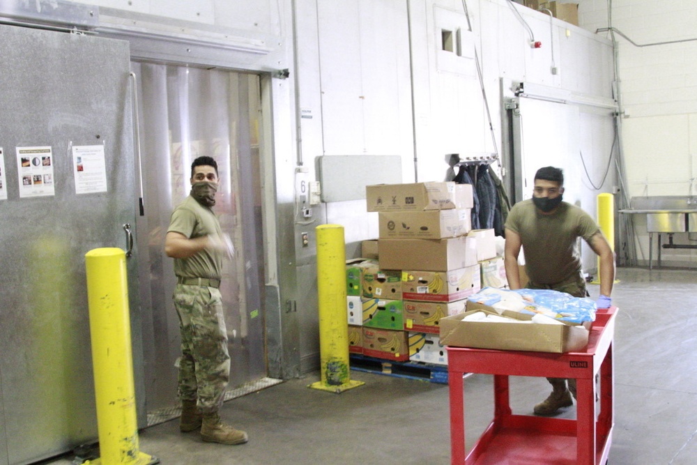 AZNG Service Members working at Food bank