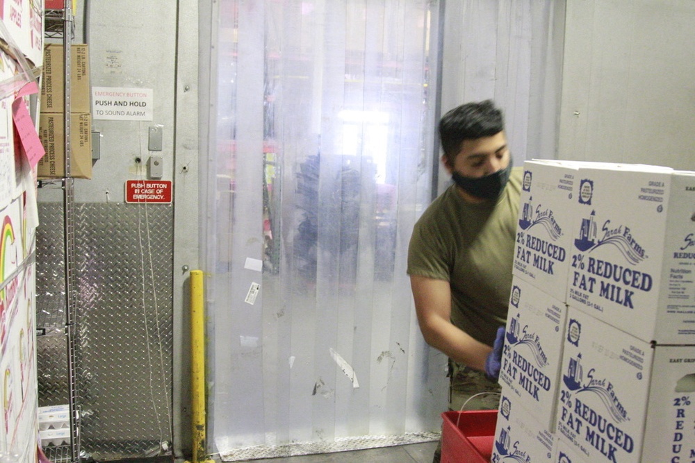 AZNG Service Members working at Food bank