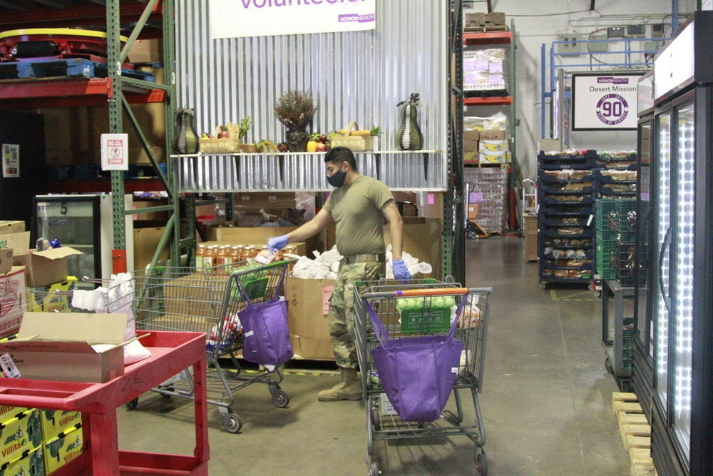 AZNG Service Members working at Food bank