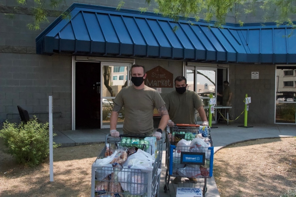 AZNG Service Members working at Food bank