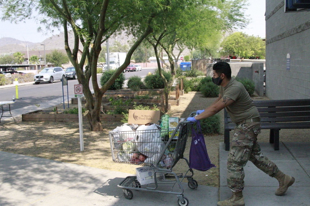 AZNG Service Members working at Foodbank