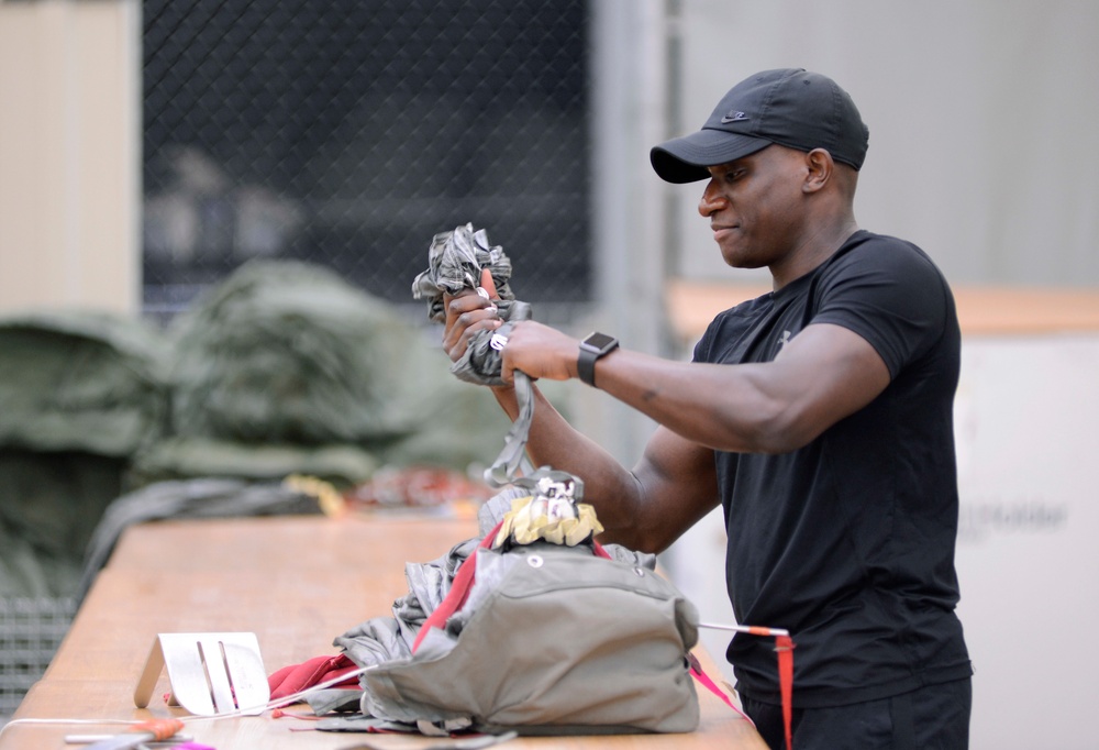 USAJFKSWCS Riggers Repack Reserve Parachutes