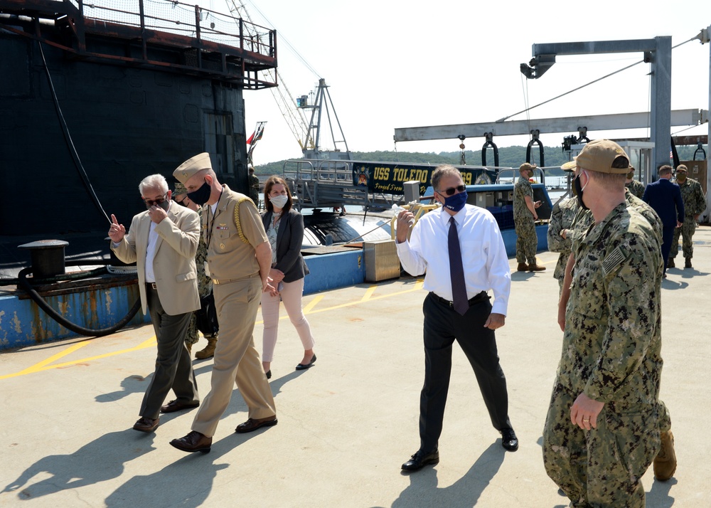 Assistant Secretary of the Navy Charles Williams Jr. visits Sub Base New London