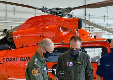 Coast Guardsman recognized as Maintainer of the Year