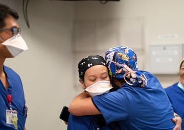 Air Force medical providers treat patients in Los Angeles ICU