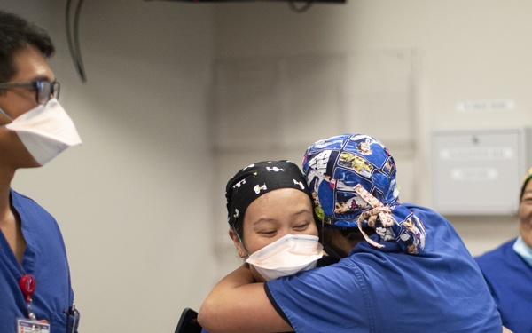 Air Force medical providers treat patients in Los Angeles ICU