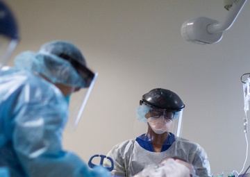 Air Force medical providers treat patients in Los Angeles ICU