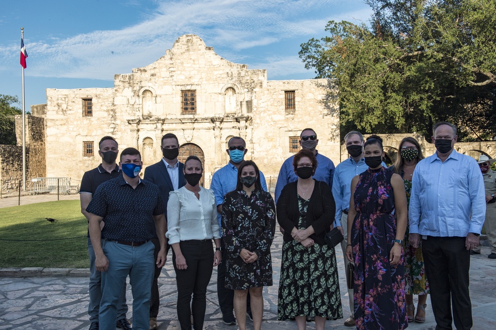 Egypt and Texas state partnership program participants tour the Alamo.