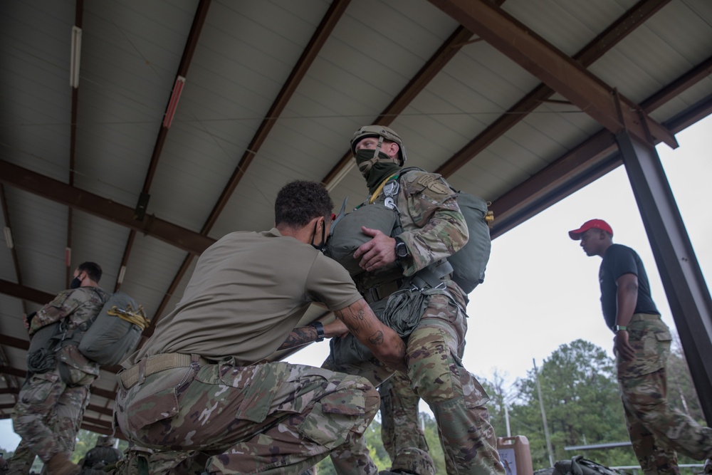 WARRIOR TRAINING CENTER AIRBORNE JUMP