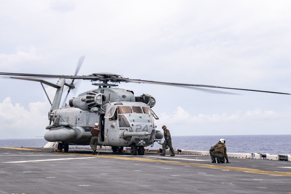 USS America (LHA 6) And 31st Marine Expeditionary Unit Conduct Flight Ops and VBSS Exercise