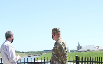 Southwestern Division Commander Makes First Trip to Tulsa District