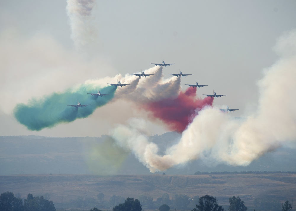 Italian Freece Tricolori perform flight maneuvers over NAS Sigonella