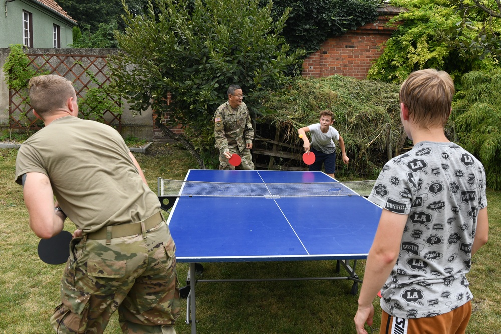 Relaxing afternoon for Soldiers and Children