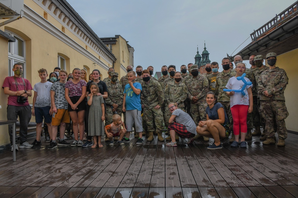 U.S Army Soldiers unite with Polish children