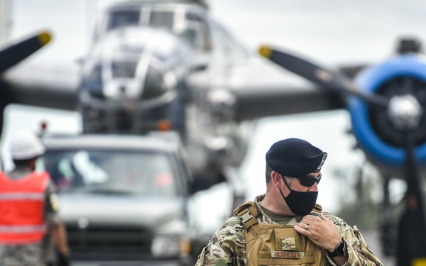 Legacy warbirds arrive to Hickam