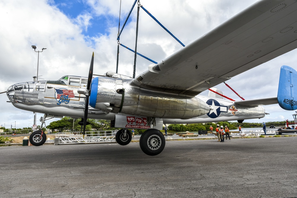 Legacy warbirds arrive to Hickam