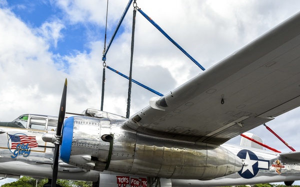 Legacy warbirds arrive to Hickam