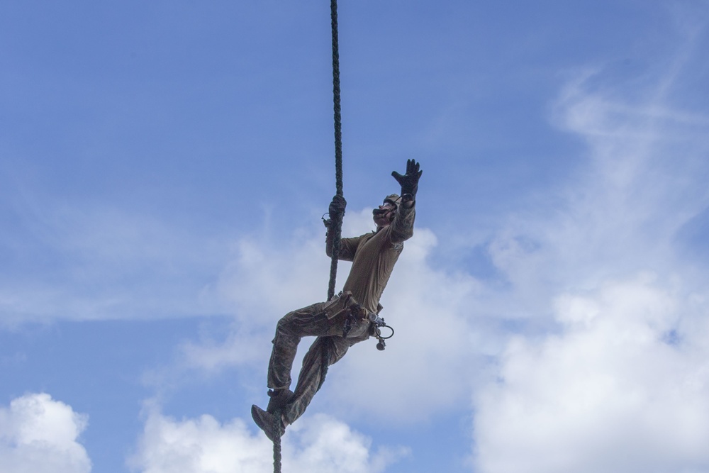 USS America, MRF fast roping