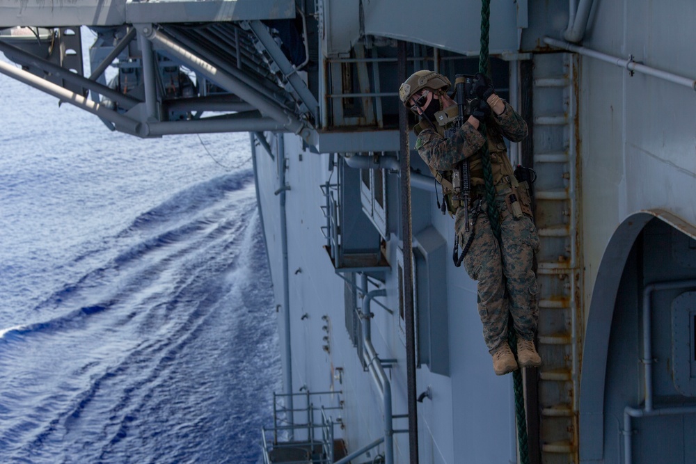 USS America, MRF fast roping