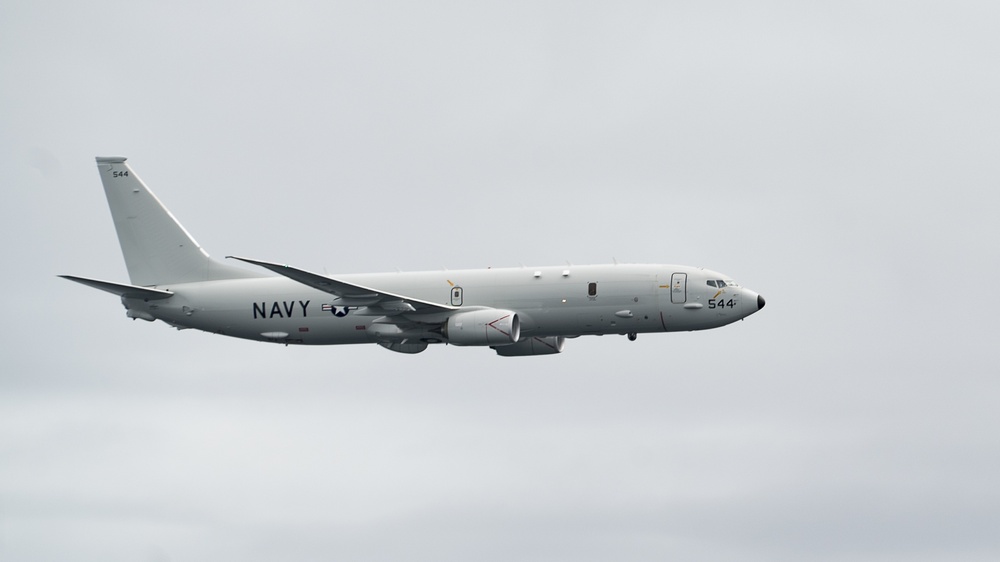 USS Carl Vinson (CVN 70) Oberves P-8 Poseidon Flyover