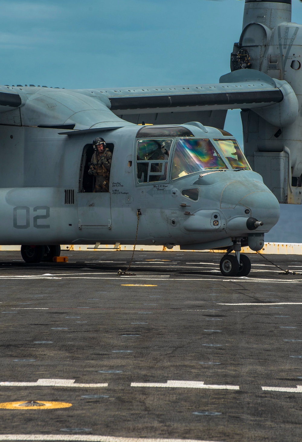 VMM-262 (REIN), 31st MEU fly onto USS New Orleans (LPD 18)