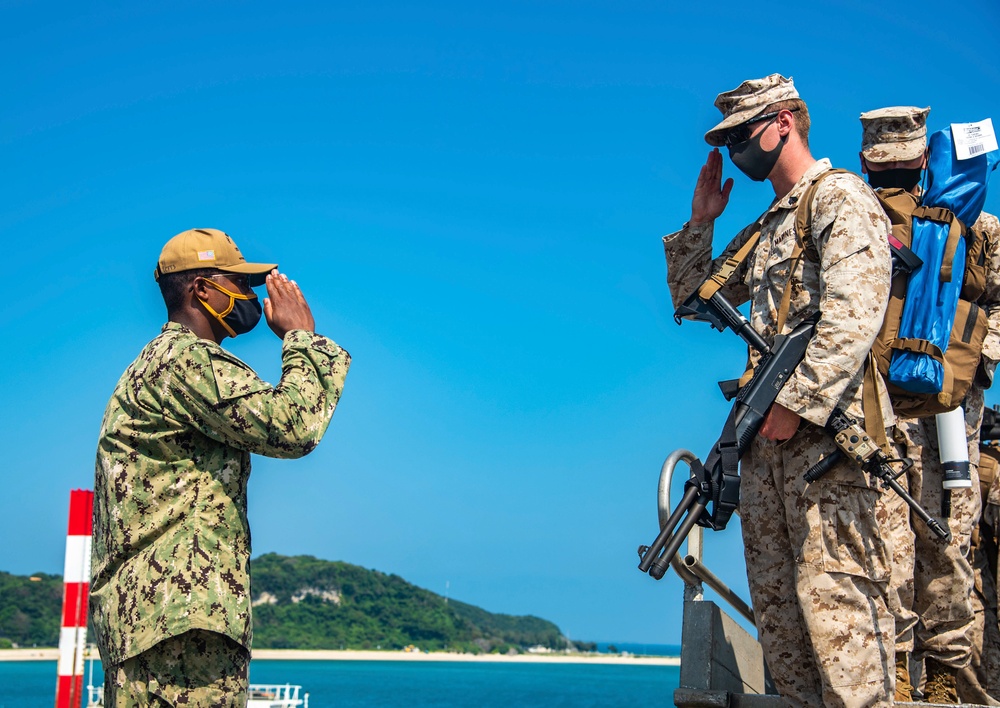 Welcome Aboard!: CLB-31, 31st MEU board USS New Orleans (LPD 18)