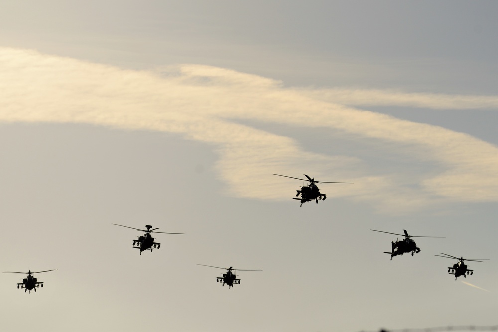 AH-64 Apache Flight Formation