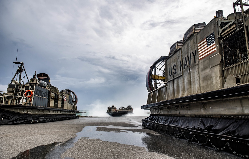 Naval Beach Unit 7 Conducts LCAC Operations in Okinawa, Japan