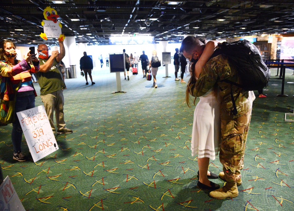 Oregon National Guard Soldiers return home