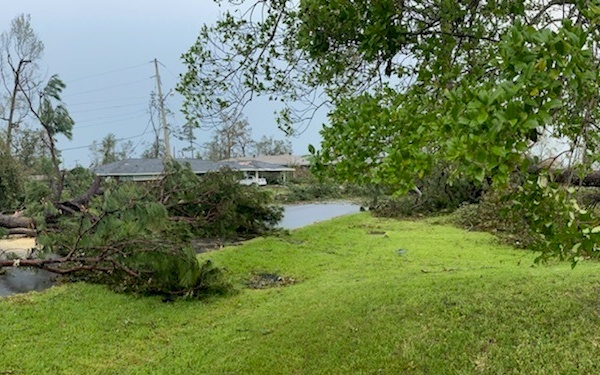 Louisiana National Guard Soldiers Clear Roads in Aftermath of Hurricane Laura