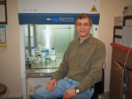 Research Microbiologist leads team in 'DNA-Based Testing for Environmental Contamination"