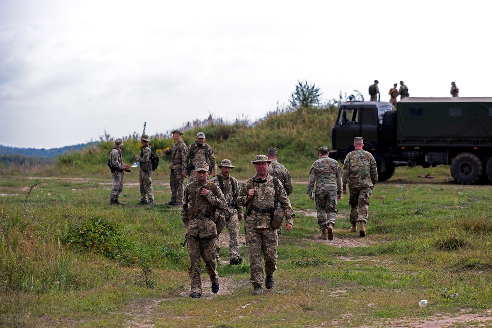 Task Force Illini advisors mentor Ukrainian field training