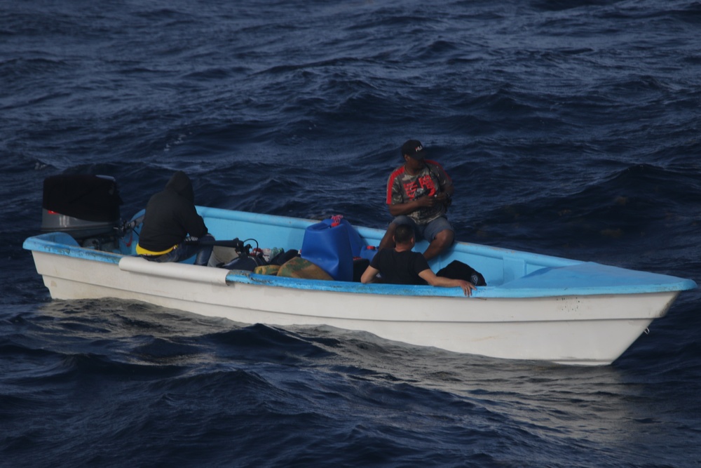 USS Kidd (DDG 100) , Coast Guard LEDET 401 apprehend 3 smugglers, seize $6 million in cocaine following interdiction of smuggling go-fast in the Caribbean Sea