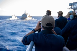 USS Lake Erie Replenishment at sea during RIMPAC 2020