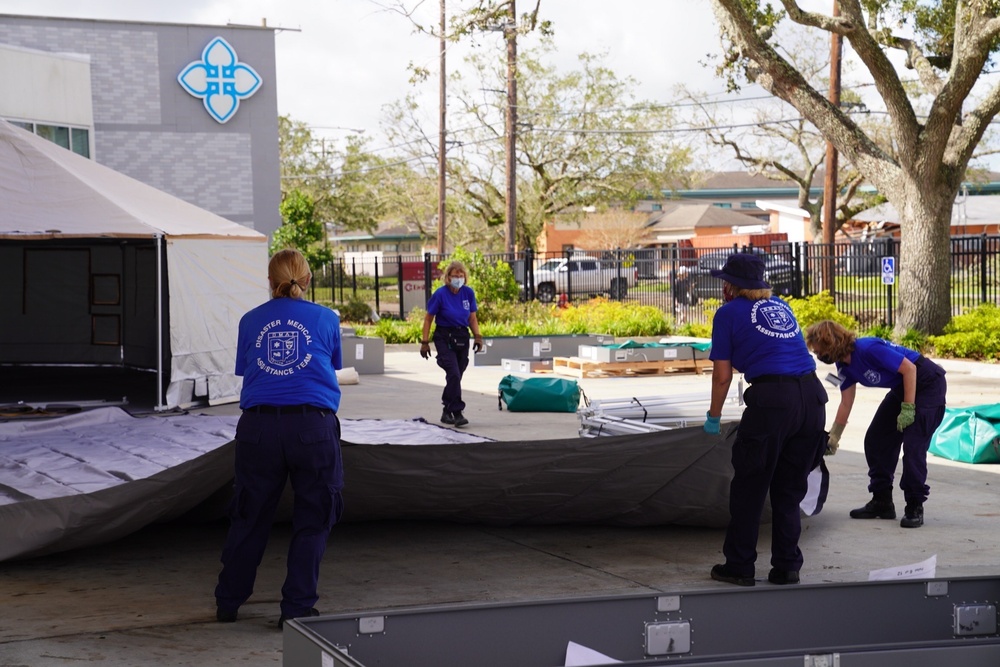 DMAT Sets Up at Lake Charles Memorial Hospital to Provide Medical Support