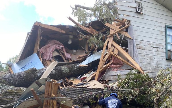US&amp;R Indiana TF 1 Checks Damaged Buildings