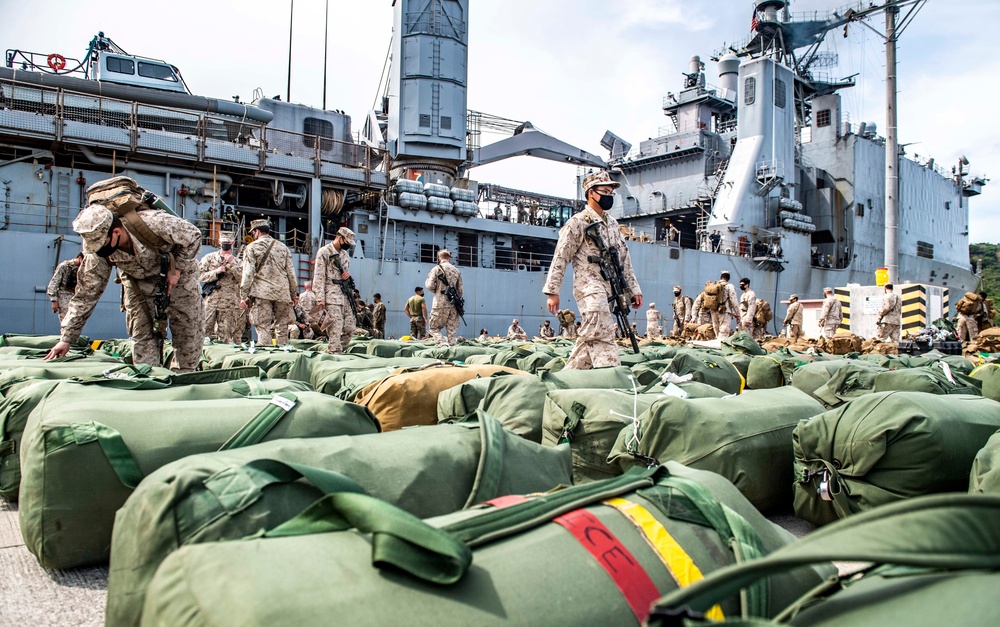 Marines with Battalion Landing Team, 2nd Battalion, 4th Marine Regiment, 31st Marine Expeditionary Unit Embark USS Germantown (LSD 42) Marines with Battalion Landing Team, 2nd Battalion, 4th Marine Regiment, 31st Marine Expeditionary Unit Embark USS Germantown (LSD 42)
