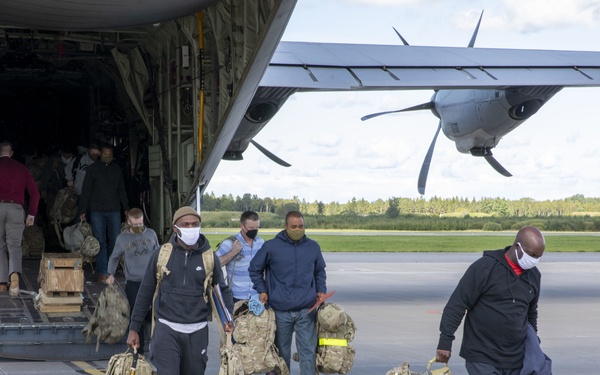 U.S. Soldiers arrive for live-fire exercise in Estonia
