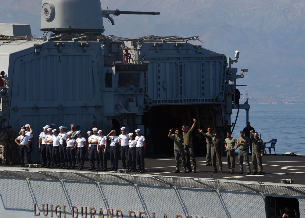 USS PHILIPPINE SEA RENDERS HONORS TO ITALIAN NAVY SHIP