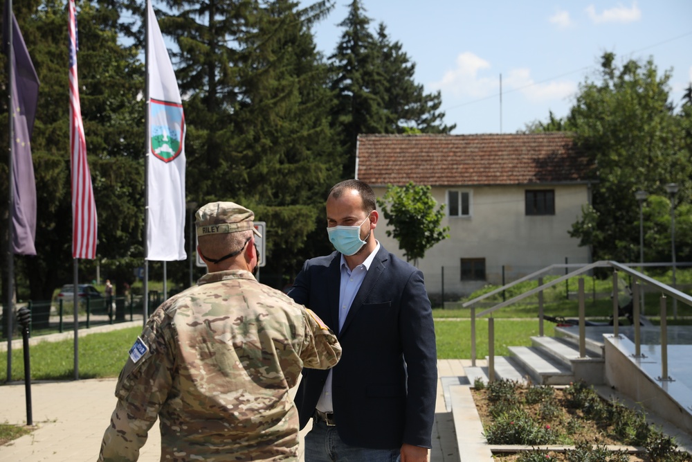 KFOR RC-E Commander builds municipality relationships,engages liaison monitoring team