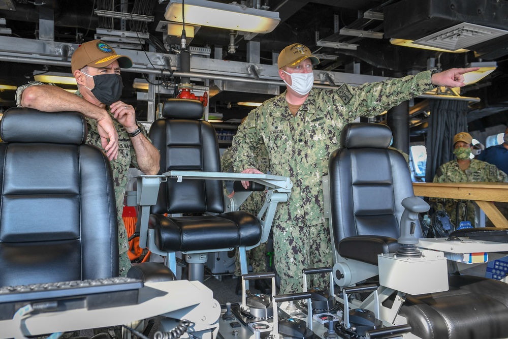 VADM Kitchener Visits USS Manchester