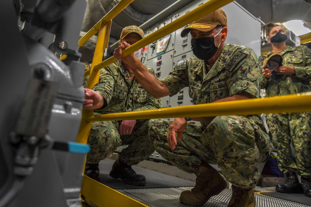 VADM Kitchener Visits USS Manchester