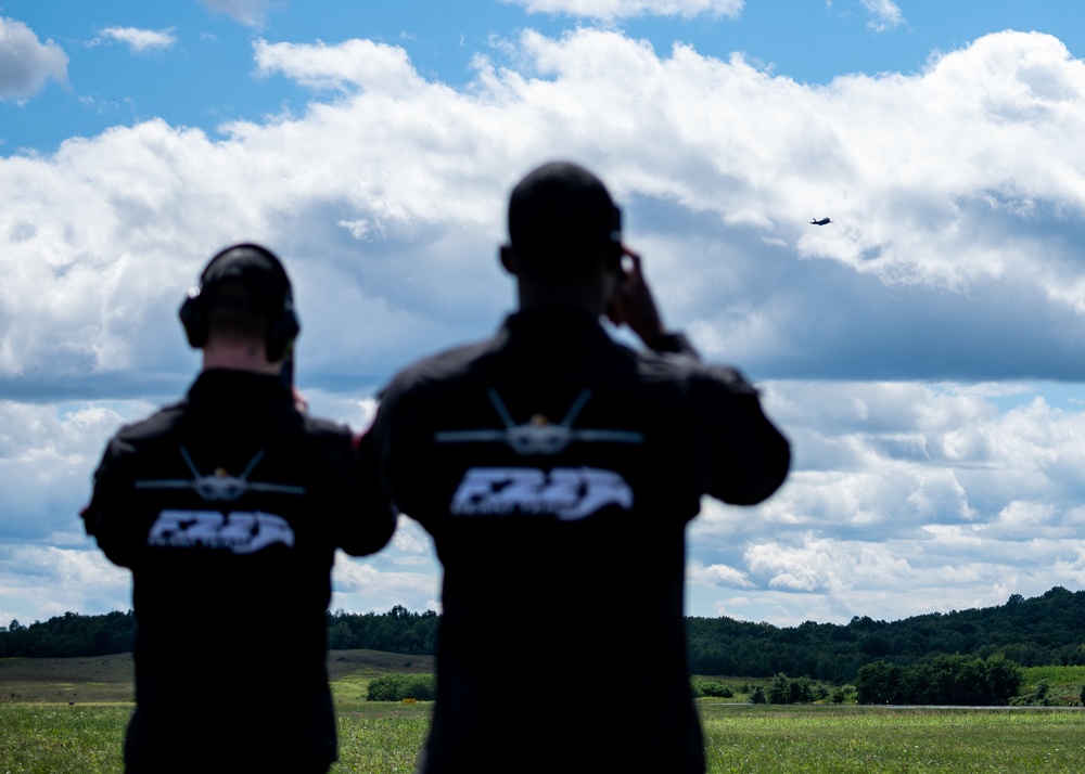 F-35 Demo Team flies at the 2020 New York Air Show