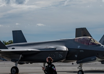 F-35 Demo Team flies at the 2020 New York Air Show