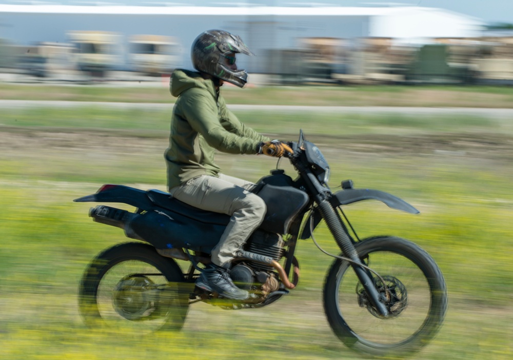 124th ASOS Airmen Kick Up Dirt